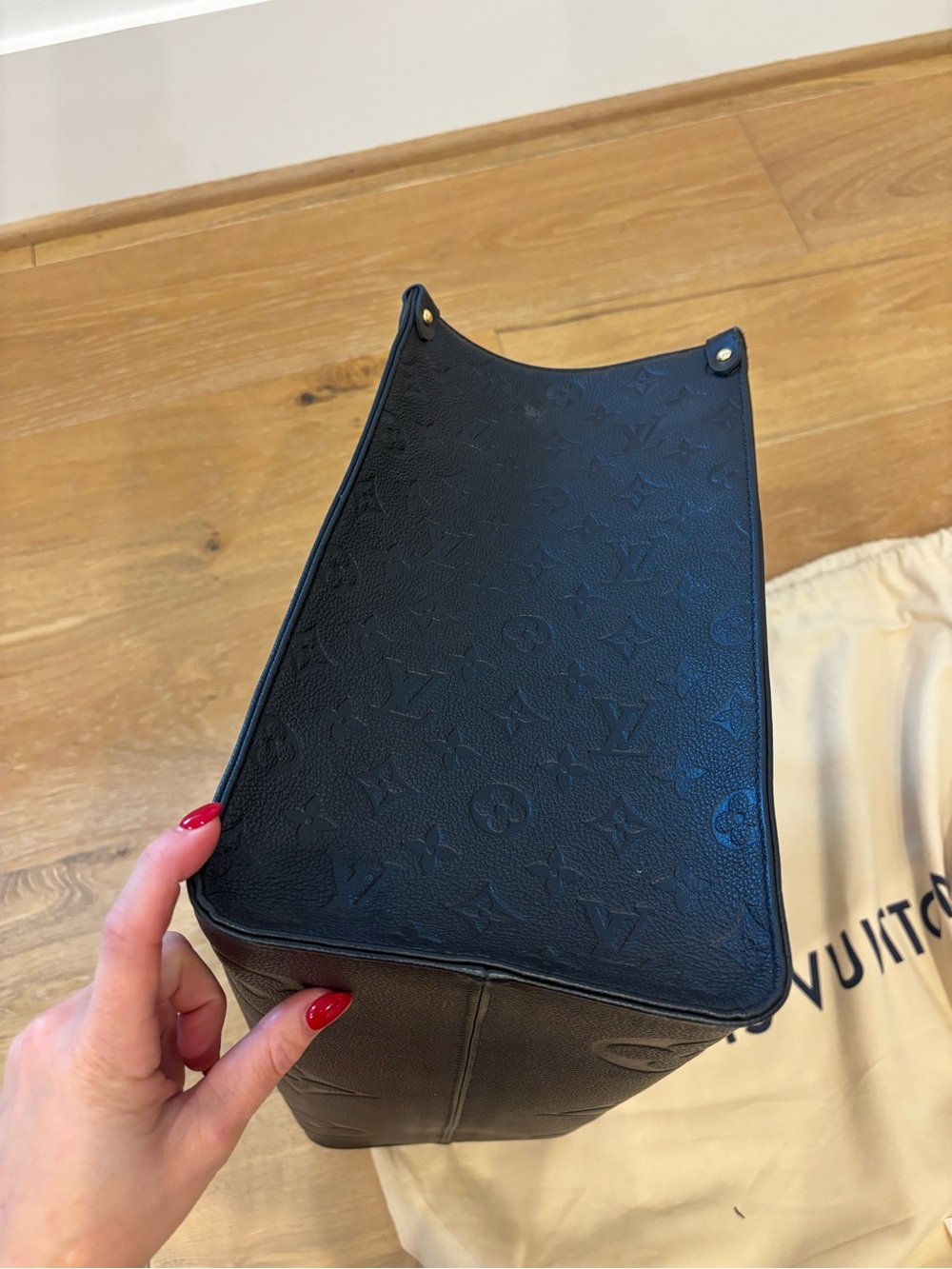 Louis Vuitton Black OnTheGo Empreinte GM Leather Tote Bag - Picture 8 of 13